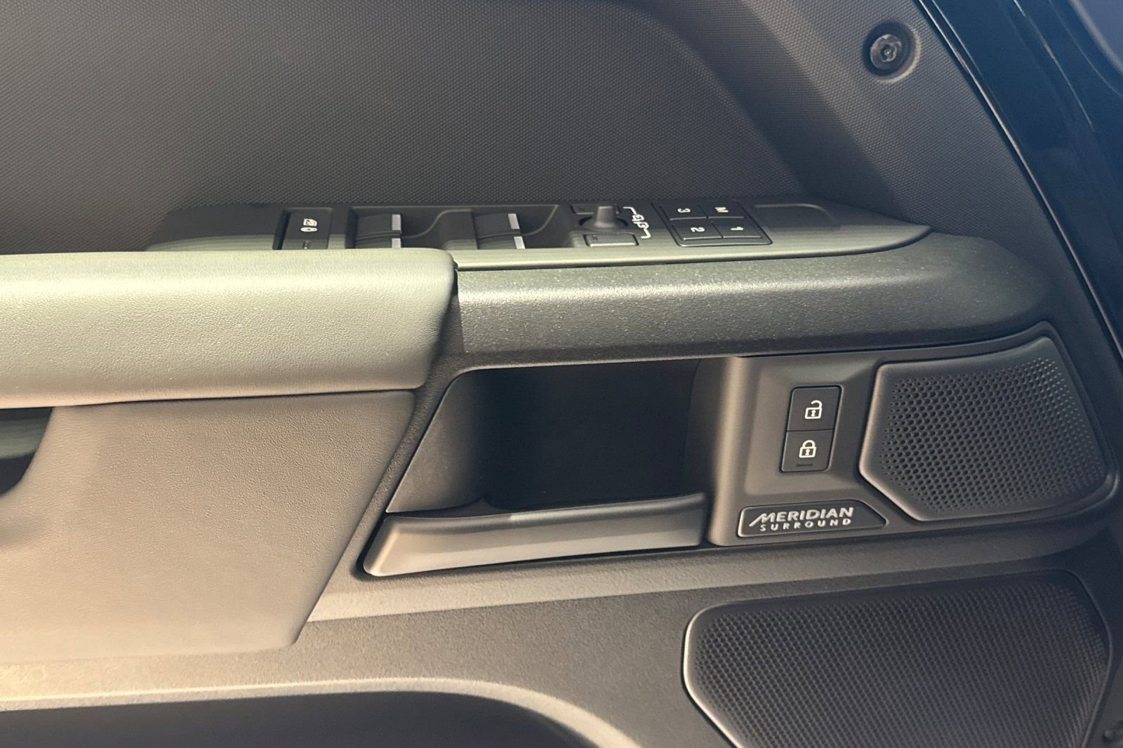 New 2026 Land Rover Defender 110 OCTA image 8