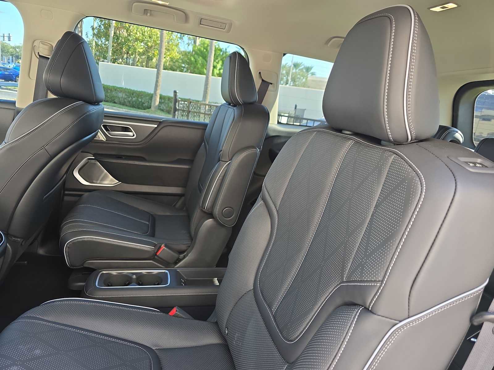 Certified 2025 INFINITI QX80 Sensory image 14