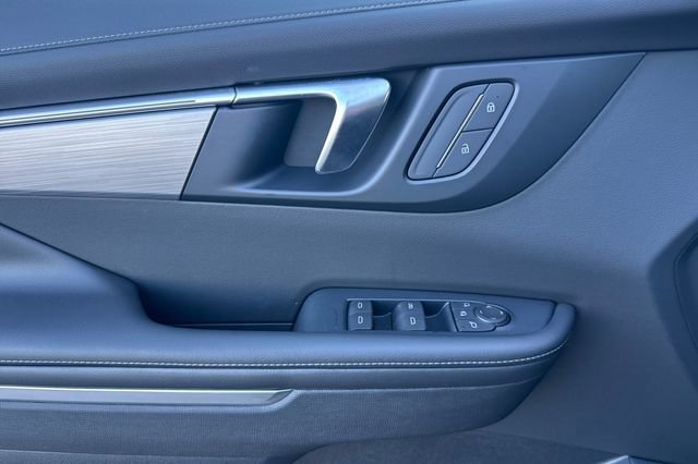 Used 2025 Buick Enclave Preferred image 11