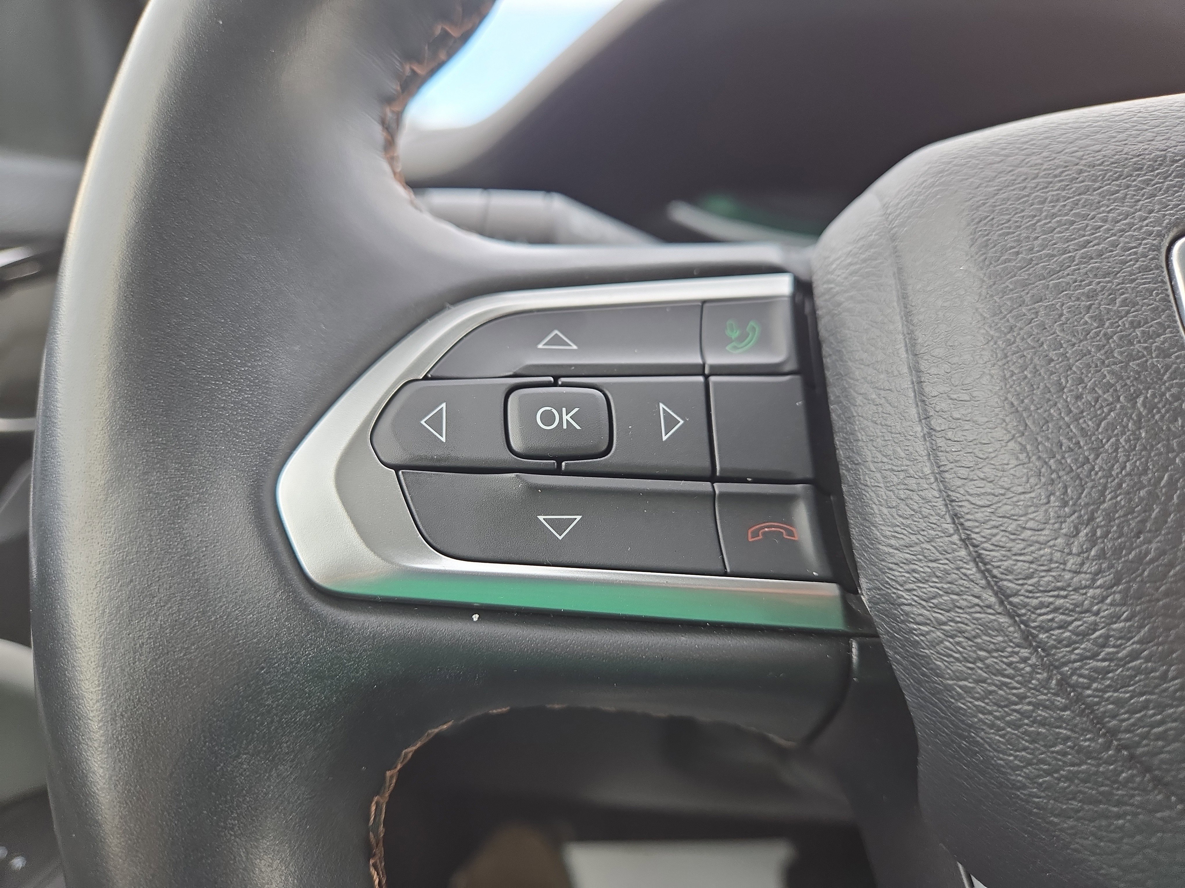 Used 2022 Jeep Compass Limited image 18