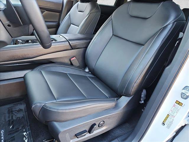 Used 2025 Nissan Murano SV AWD/4WD image 15