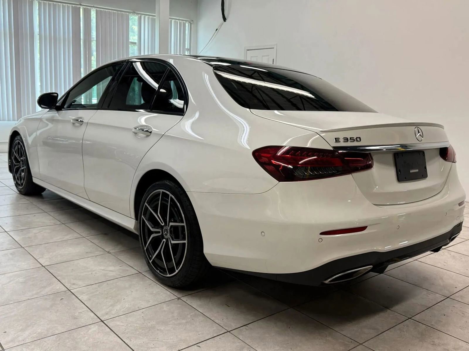 Used 2022 Mercedes-Benz E 350 Sedan w/ AMG Line Exterior image 7