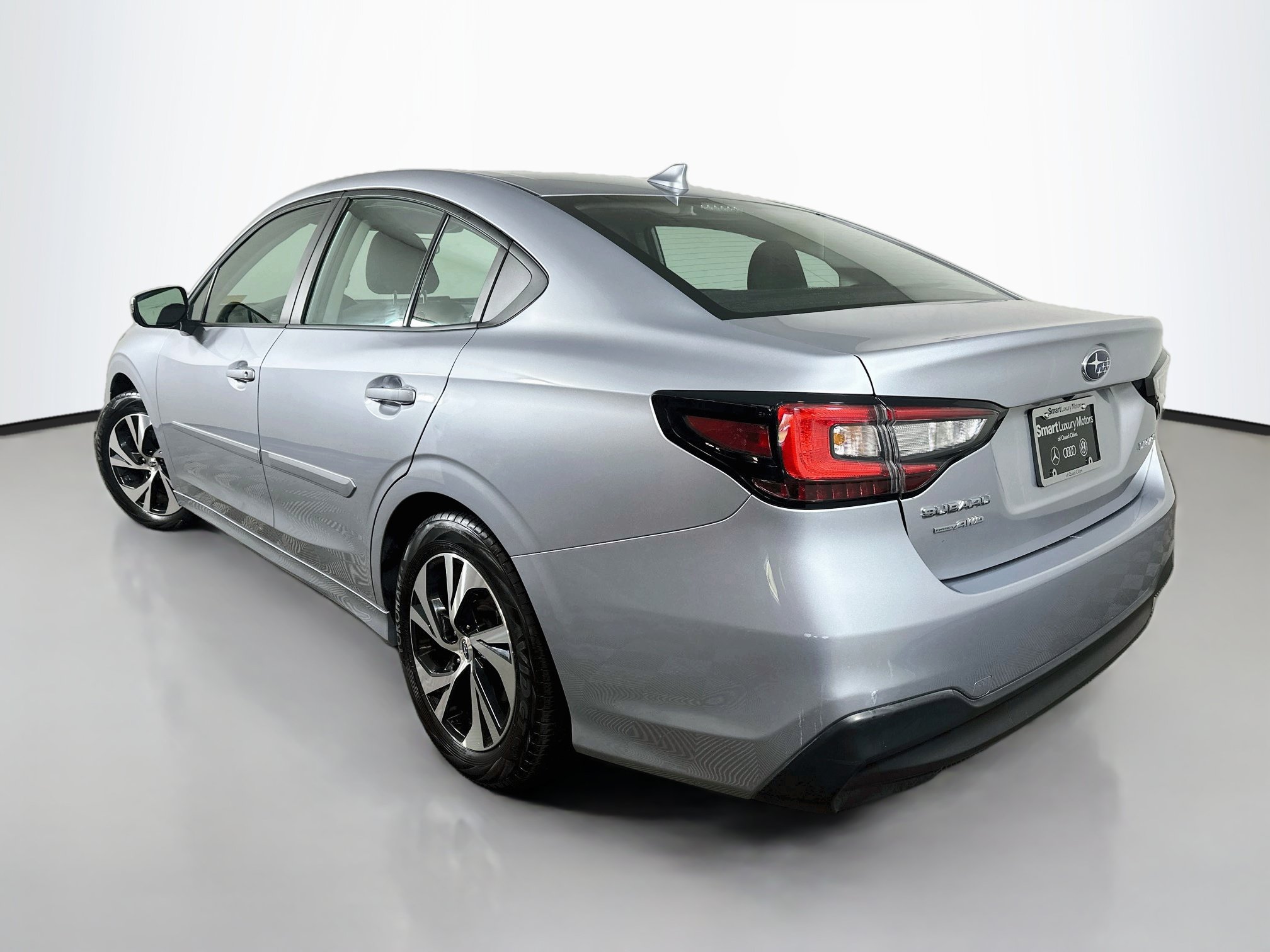 Used 2025 Subaru Legacy Premium AWD/4WD image 5
