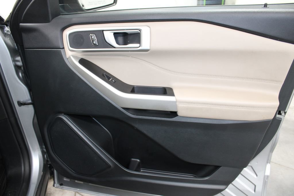 Used 2023 Ford Explorer XLT w/ Equipment Group 202A image 25