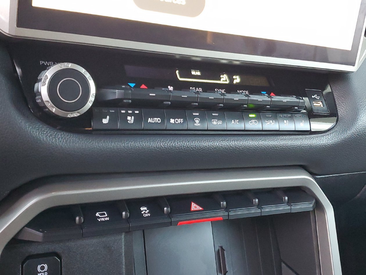 Used 2026 Toyota Sequoia Limited AWD/4WD image 22
