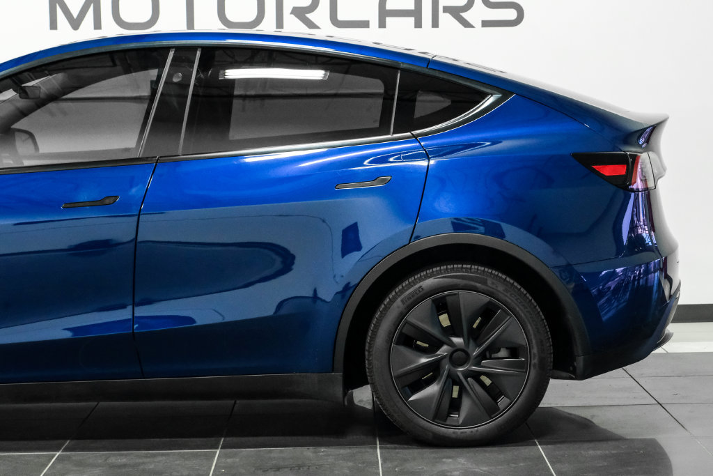 Used 2024 Tesla Model Y Long Range AWD/4WD image 11