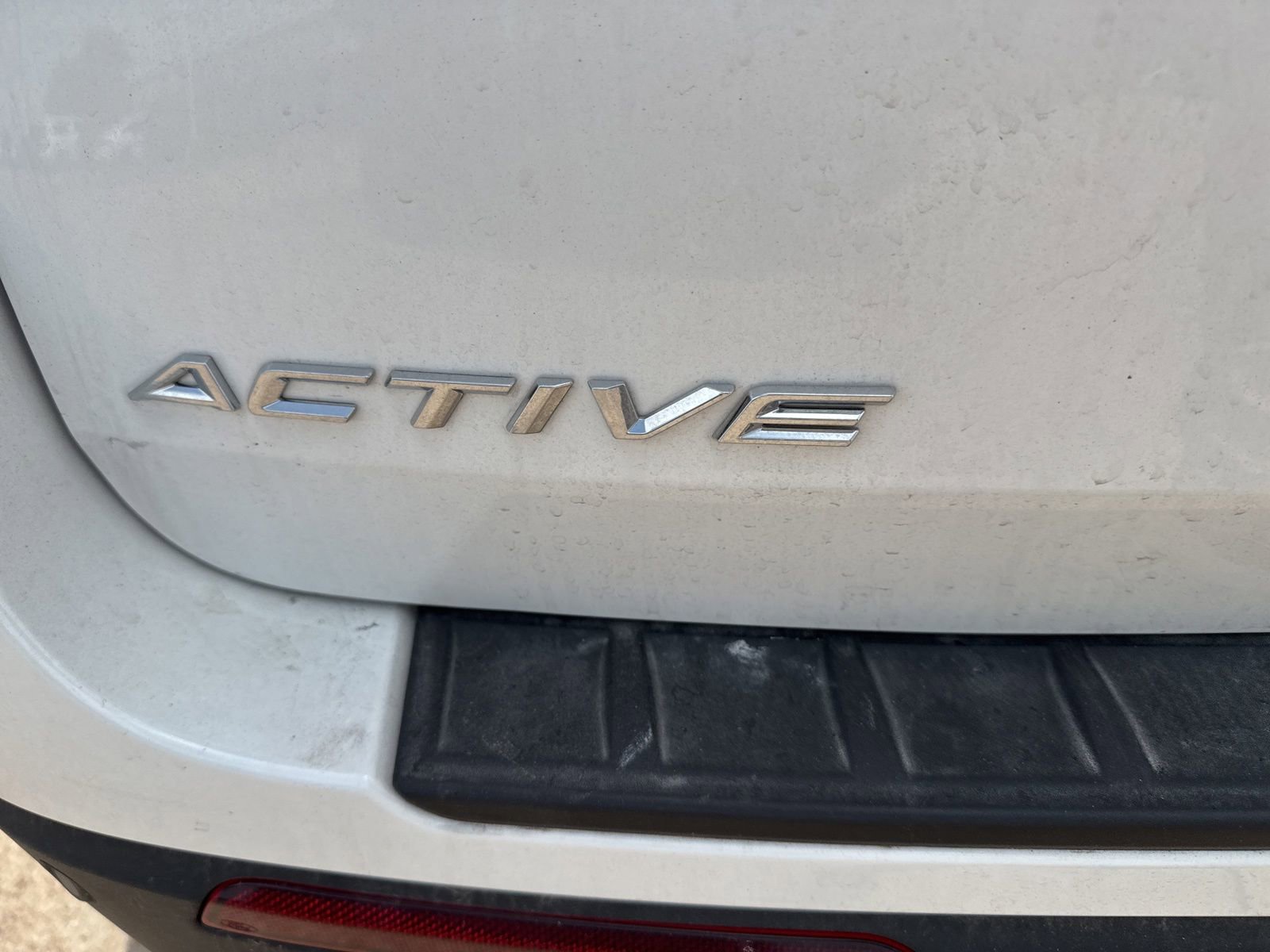 Used 2025 Ford Explorer Active RWD image 9
