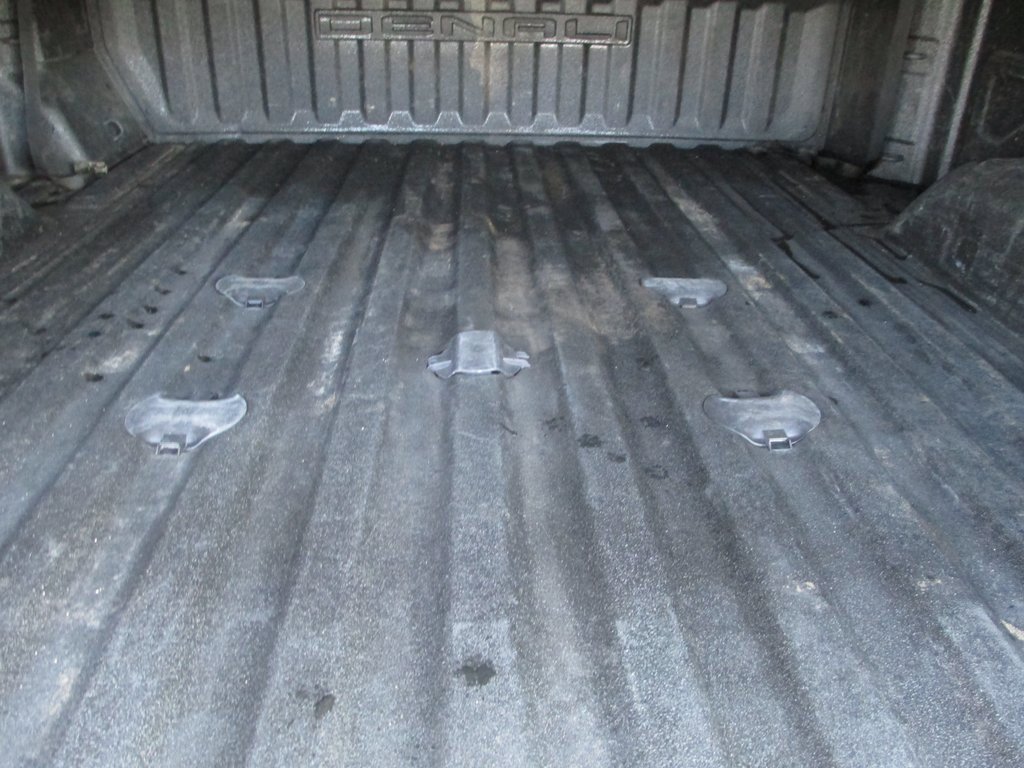 Used 2021 GMC Sierra 3500 Denali w/ Denali Black Diamond Edition image 8