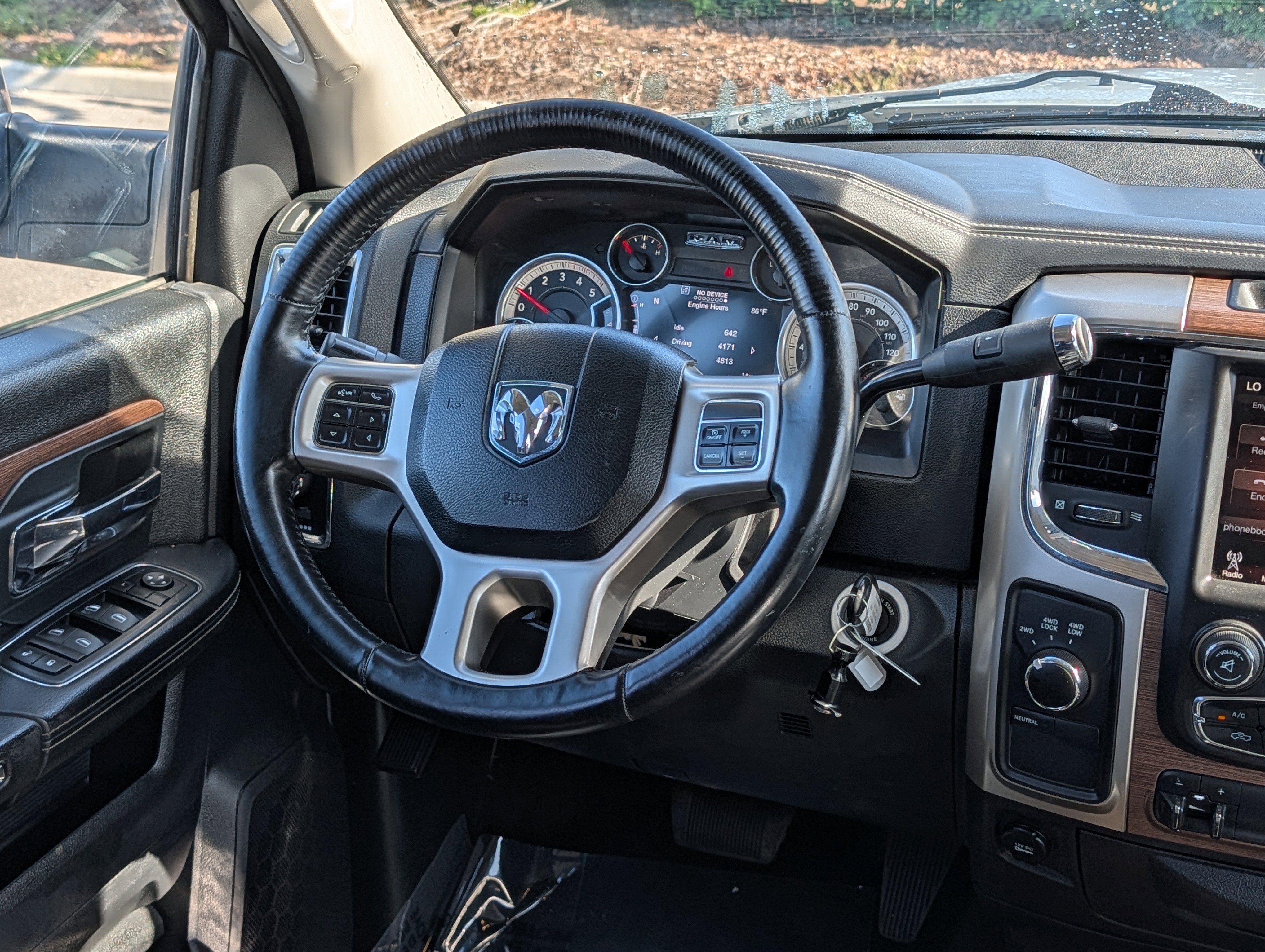 Used 2014 RAM 2500 Laramie AWD/4WD image 16