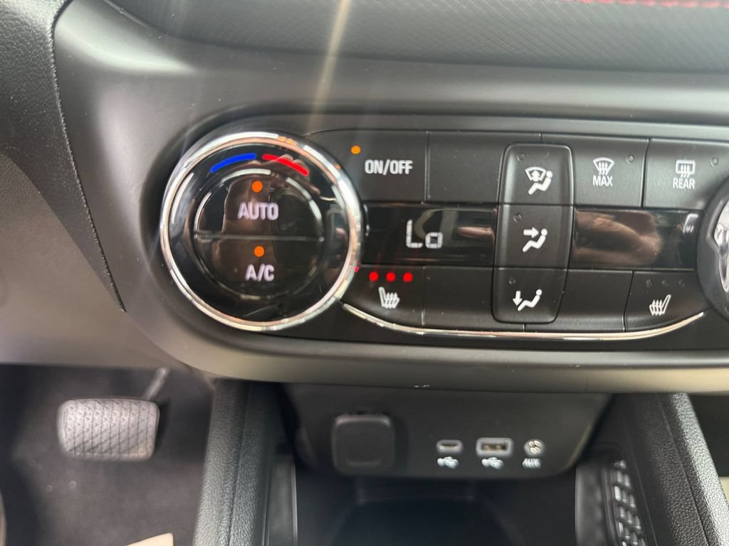 Used 2023 Chevrolet TrailBlazer RS w/ Convenience Package AWD/4WD image 23