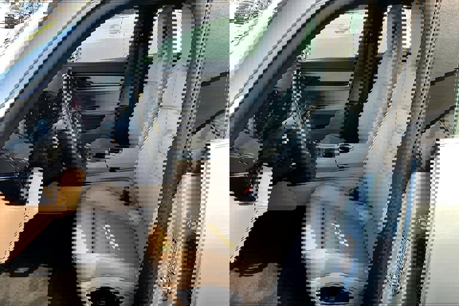 Used 2022 Porsche Taycan image 7