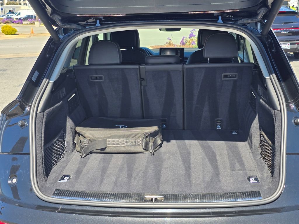 Used 2021 Audi Q5 e Premium w/ Convenience Package image 32