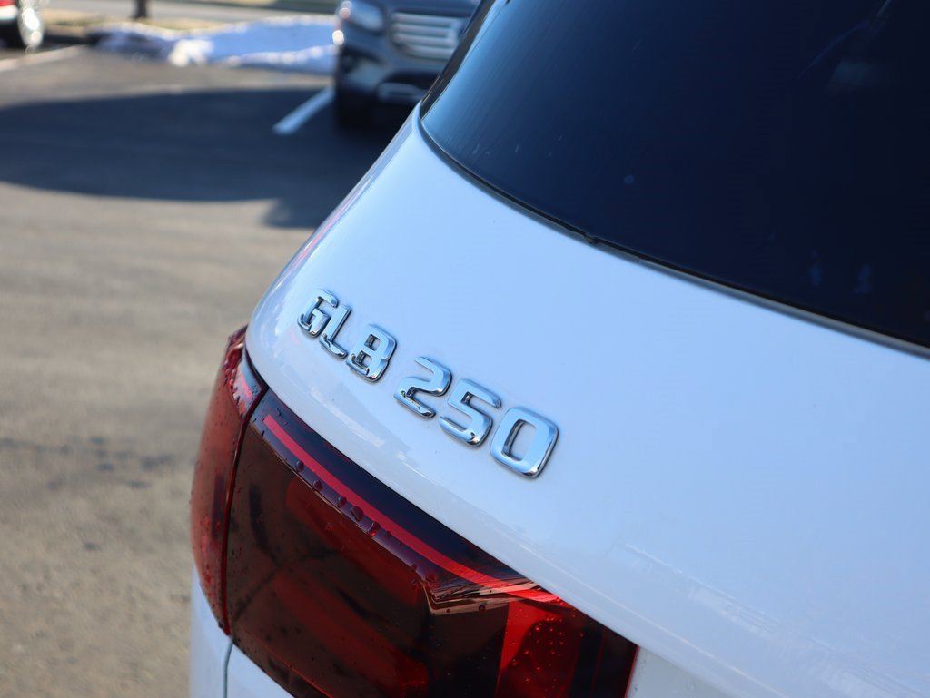 New 2026 Mercedes-Benz GLB 250 4MATIC image 9