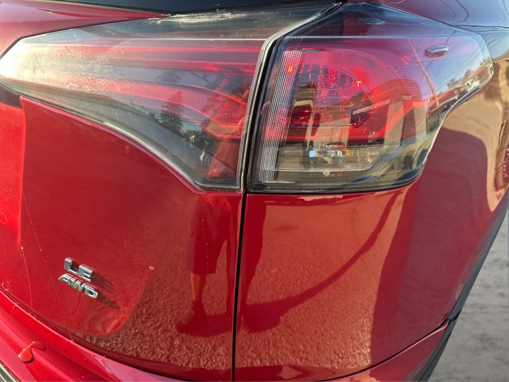 Used 2016 Toyota RAV4 LE AWD/4WD image 22