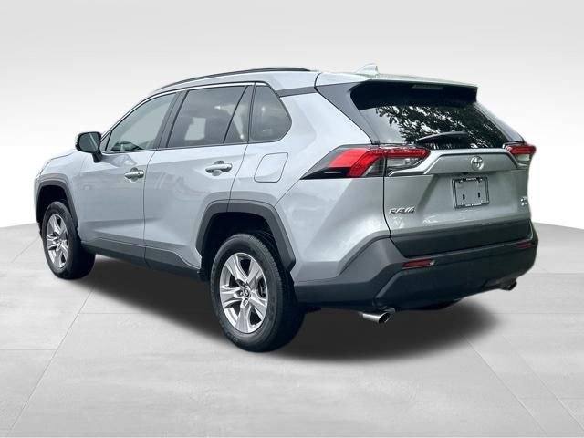 Used 2025 Toyota RAV4 XLE AWD/4WD image 4