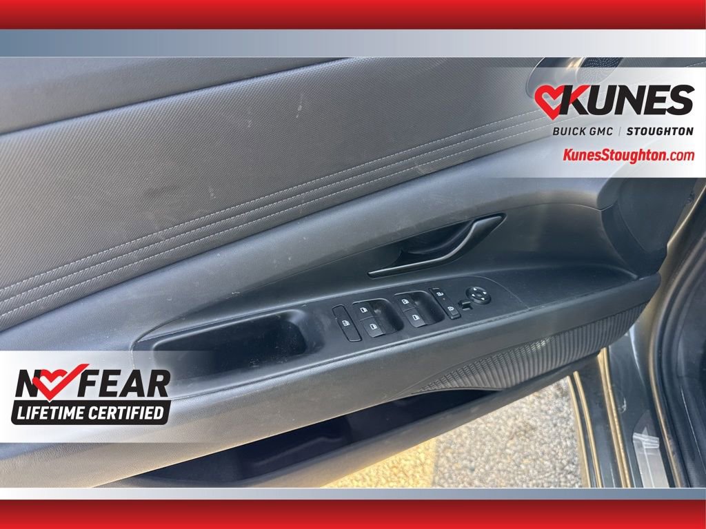Used 2025 Hyundai Elantra Sport FWD image 21