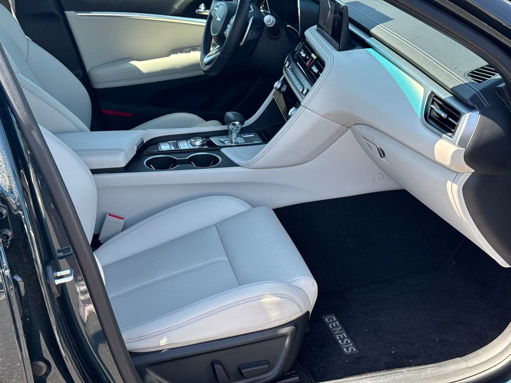 Used 2025 Genesis G70 2.5T AWD/4WD image 13