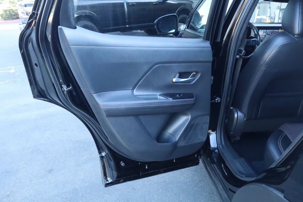 Used 2025 Nissan Kicks SR FWD image 38
