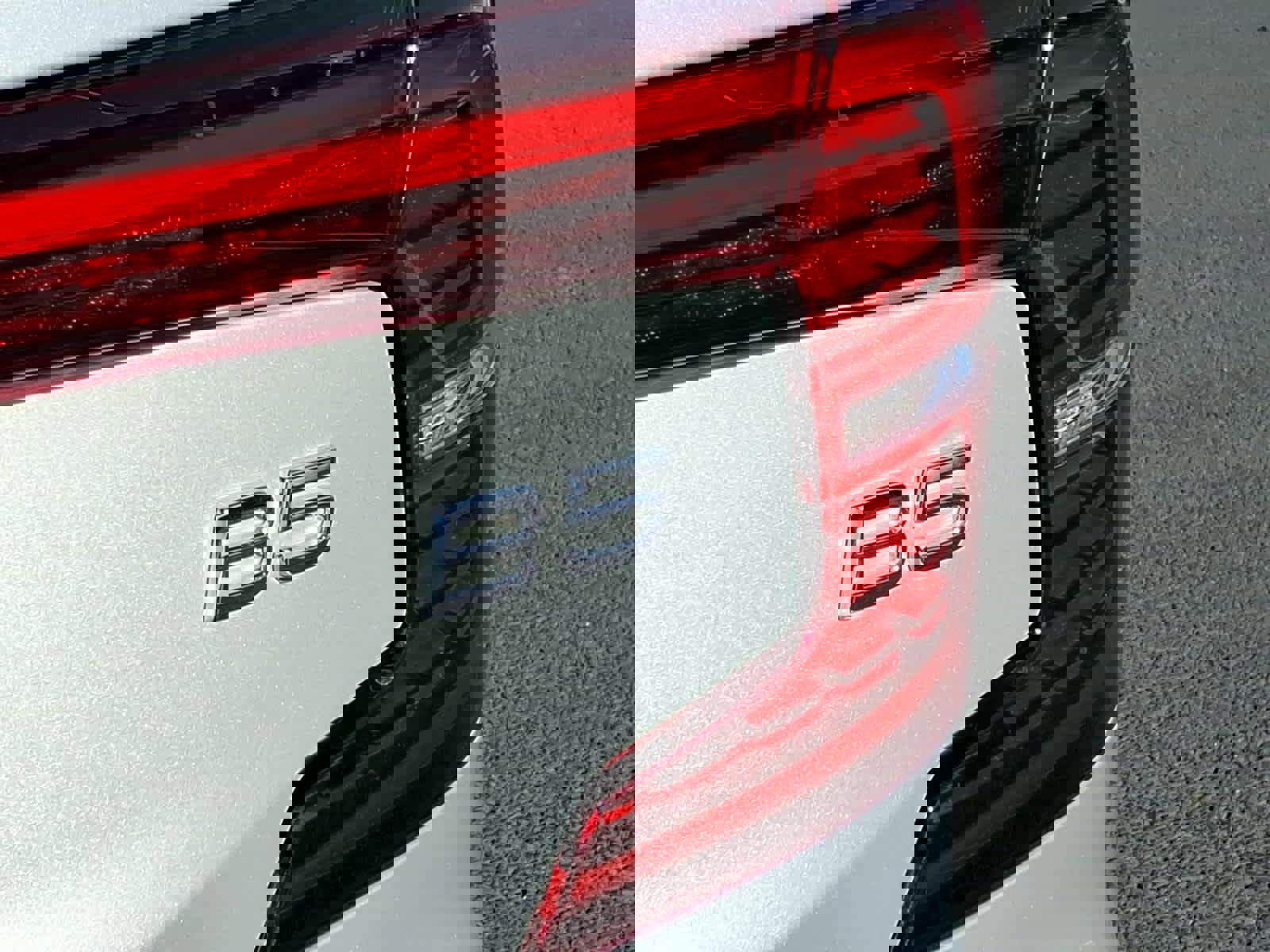 Used 2025 Volvo S60 B5 Core image 14