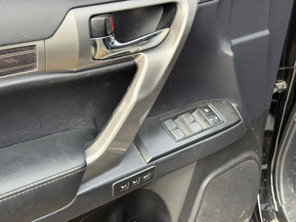 Used 2022 Lexus GX 460 Luxury w/ Sport Design Package image 12