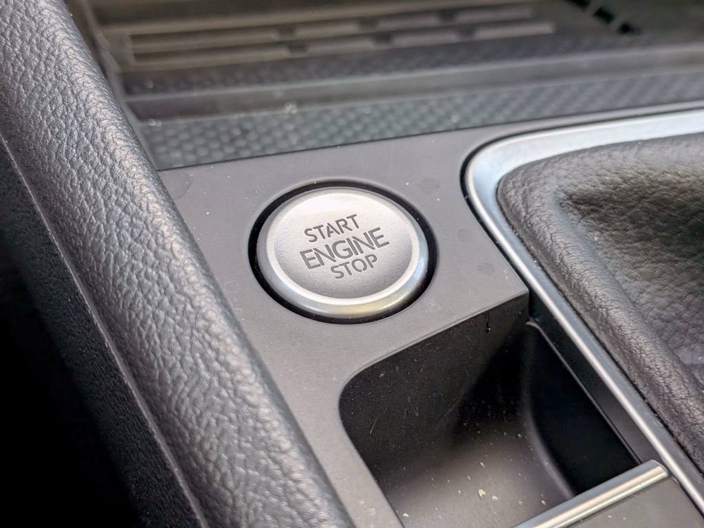 Used 2026 Volkswagen Jetta SEL FWD image 43