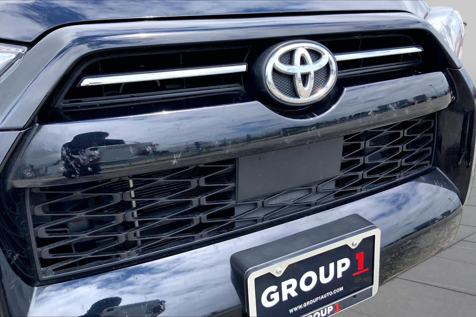 Used 2023 Toyota 4Runner SR5 AWD/4WD image 29