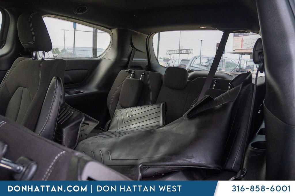 Used 2021 Chrysler Pacifica Touring w/ S Appearance Package FWD image 20