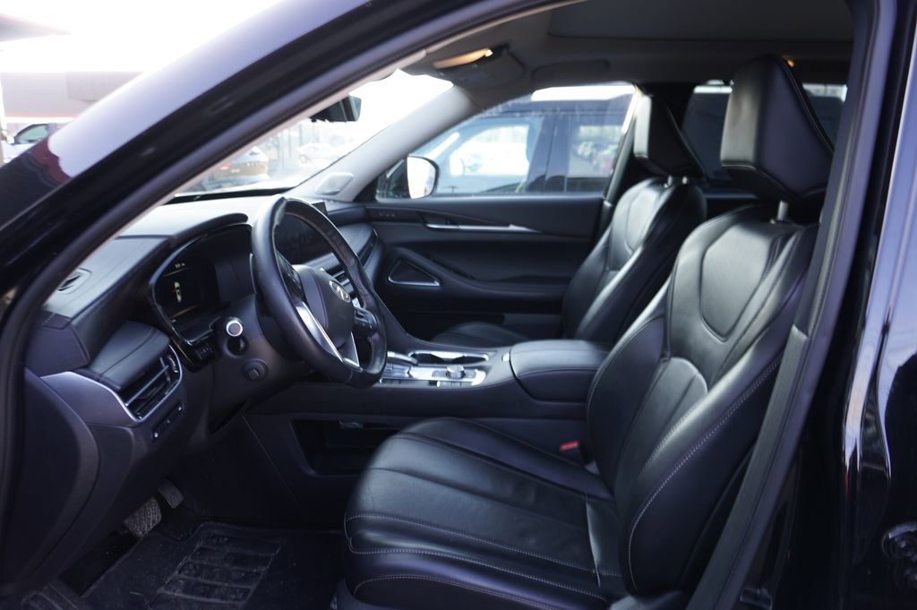 Used 2024 INFINITI QX60 Sensory image 2