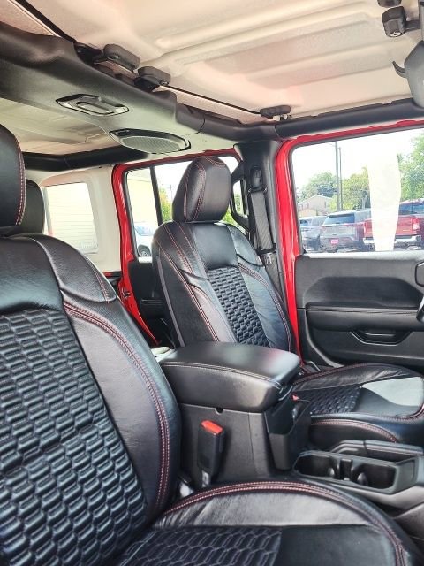 Used 2021 Jeep Wrangler Unlimited Sahara w/ Uconnect 4C Nav & Sound Group image 18