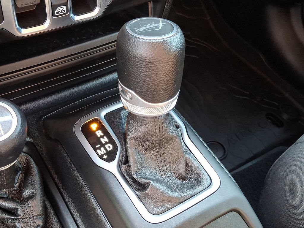 Used 2021 Jeep Gladiator Sport AWD/4WD image 14