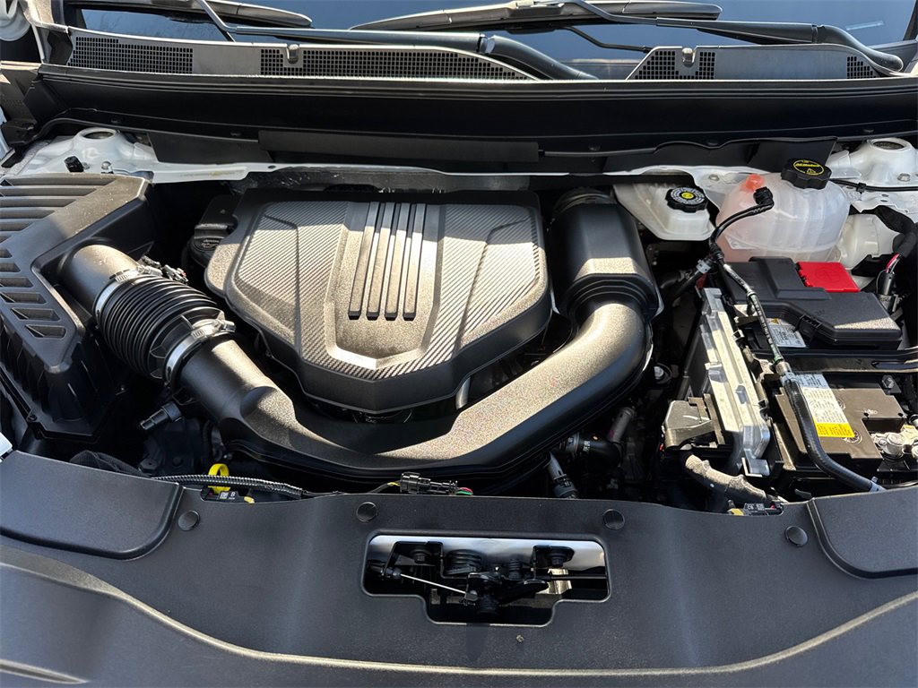 Used 2025 Chevrolet Traverse LT image 9