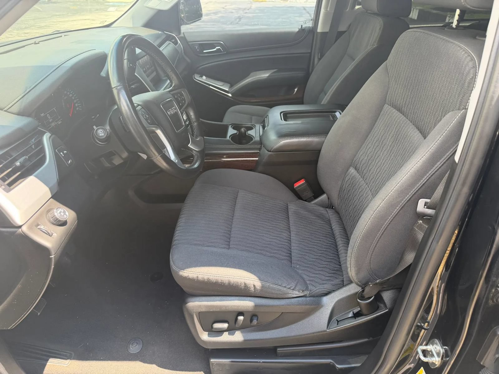 Used 2020 GMC Yukon SLE w/ SLE Value Package RWD image 19