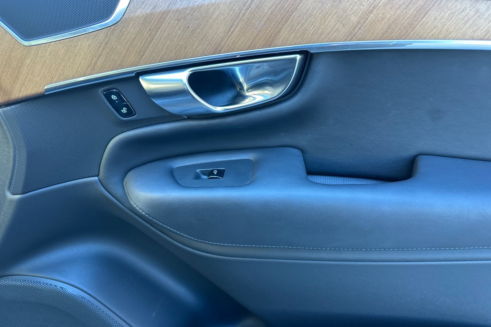 Used 2023 Volvo XC90 T8 Plus w/ Protection Package Premier image 20