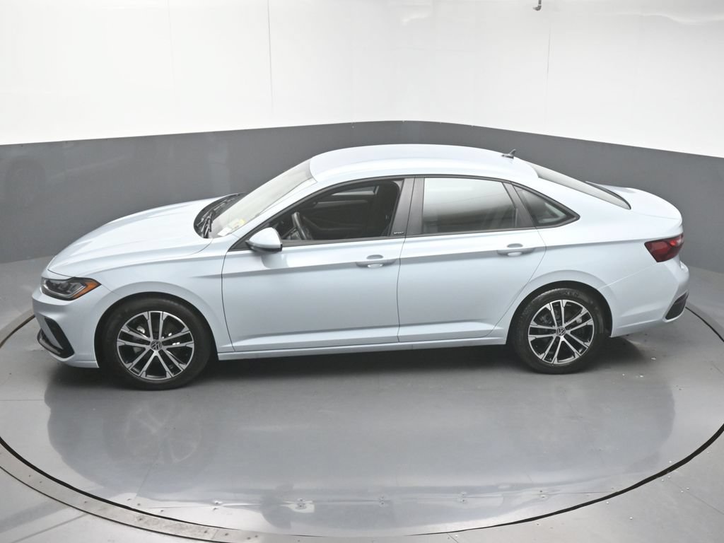 Used 2026 Volkswagen Jetta Sport FWD image 42