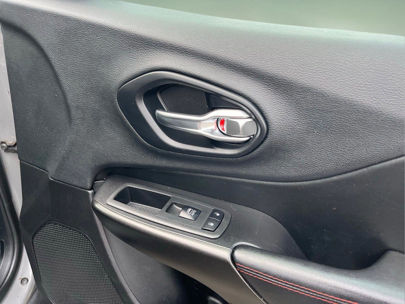 Used 2019 Jeep Cherokee Trailhawk image 34