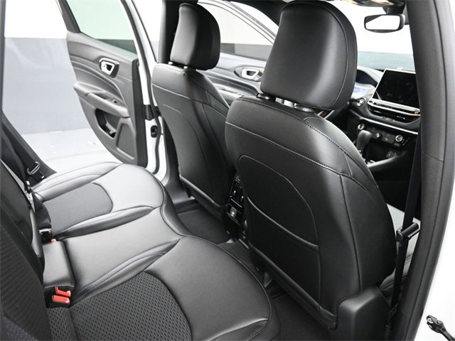 New 2026 Jeep Compass Latitude image 21