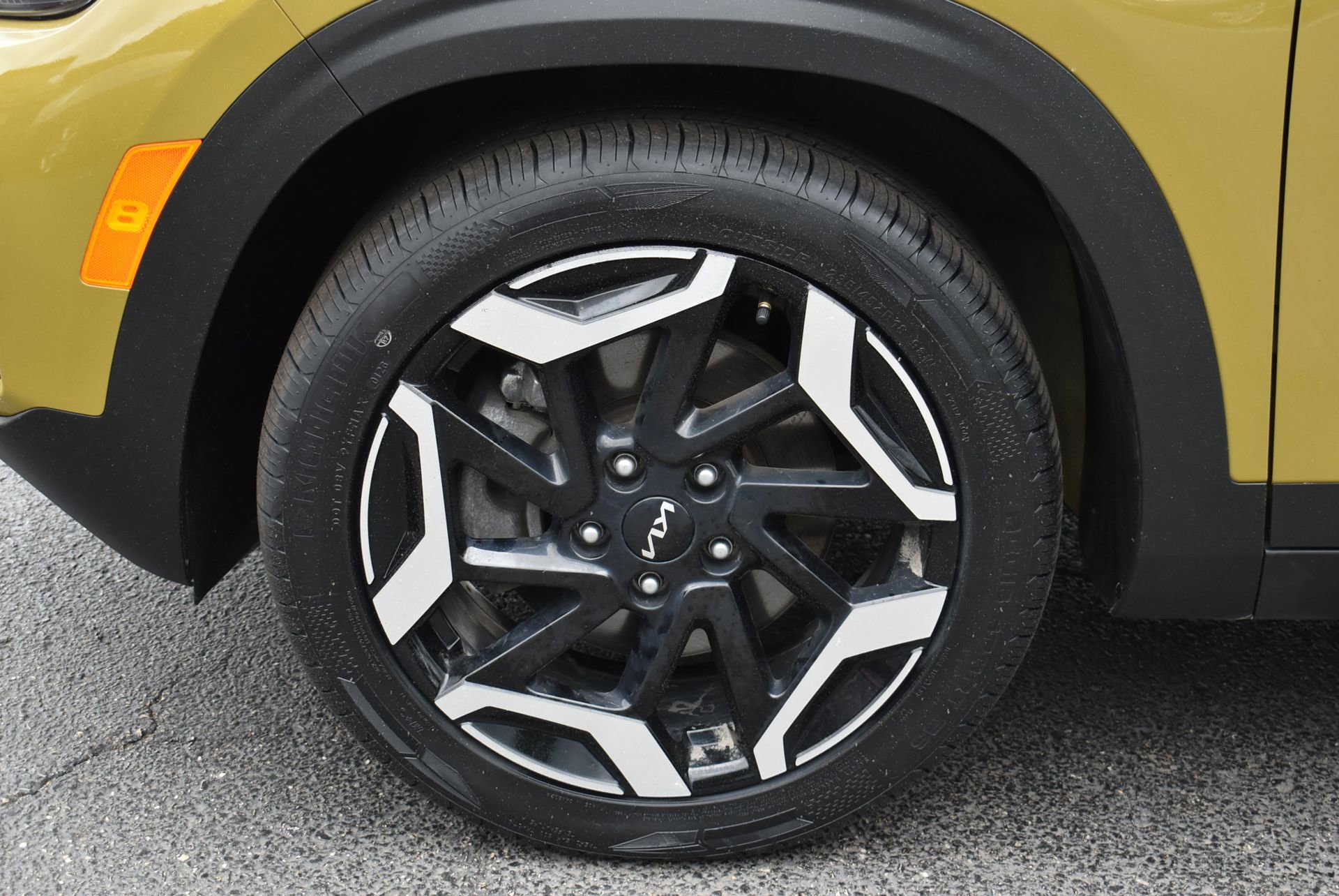 Used 2024 Kia Seltos SX w/ SX Sunroof Package AWD/4WD image 11