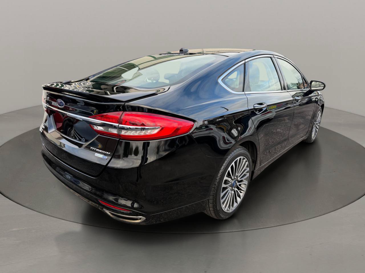 Used 2018 Ford Fusion Titanium AWD/4WD image 6
