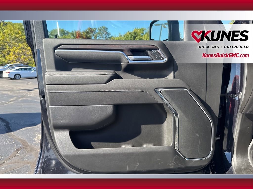 New 2025 GMC Sierra 3500 SLT image 38