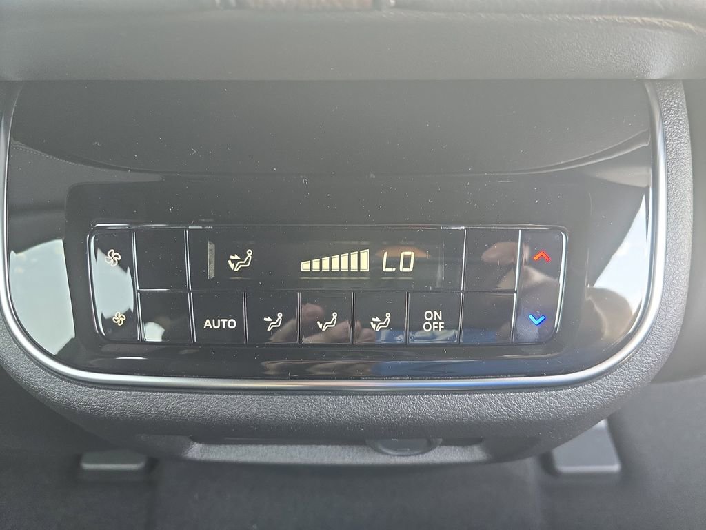 New 2025 Nissan Armada SL w/ Captain's Chari Seat Package image 35
