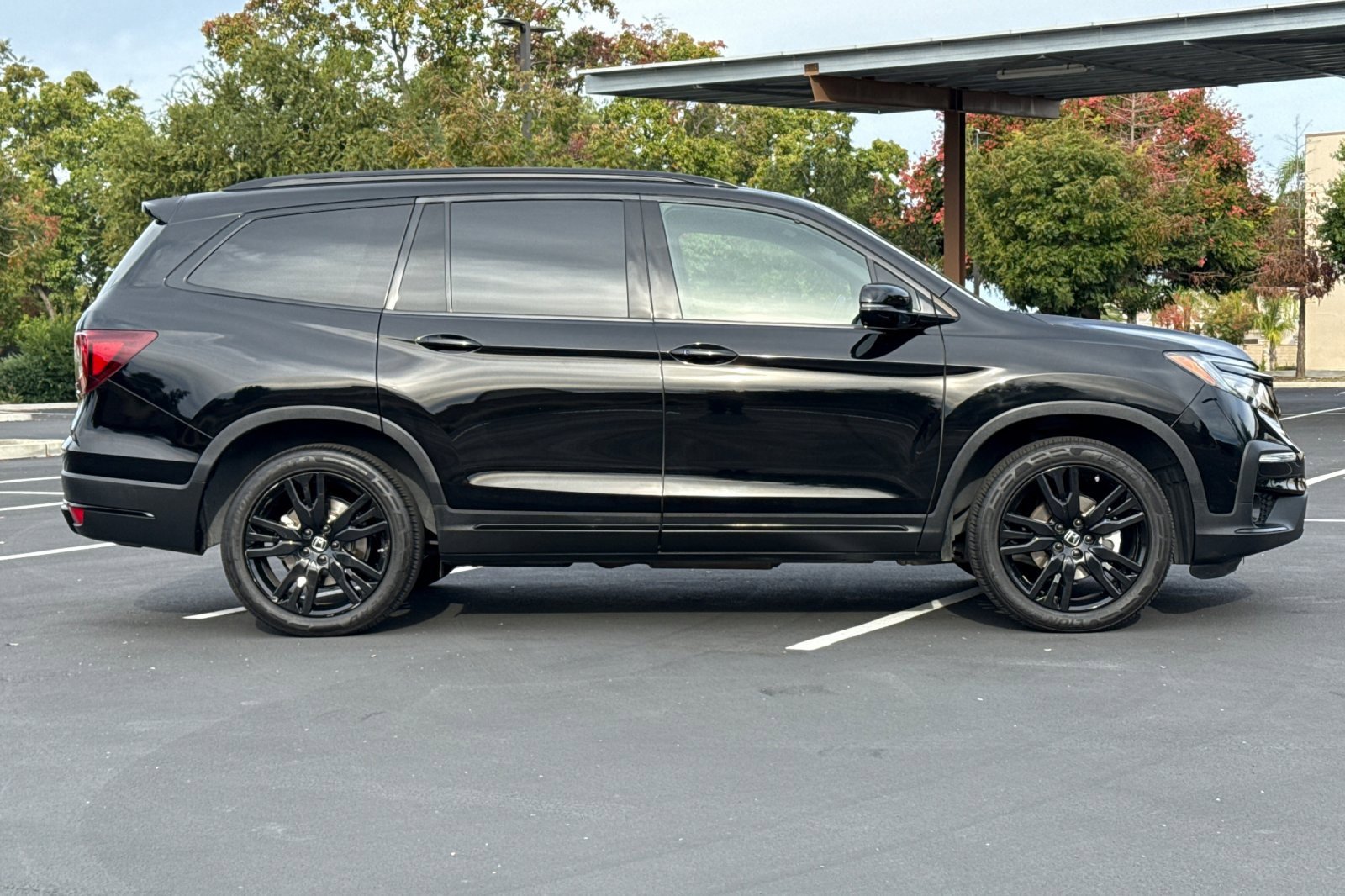 Used 2021 Honda Pilot Black Edition image 3