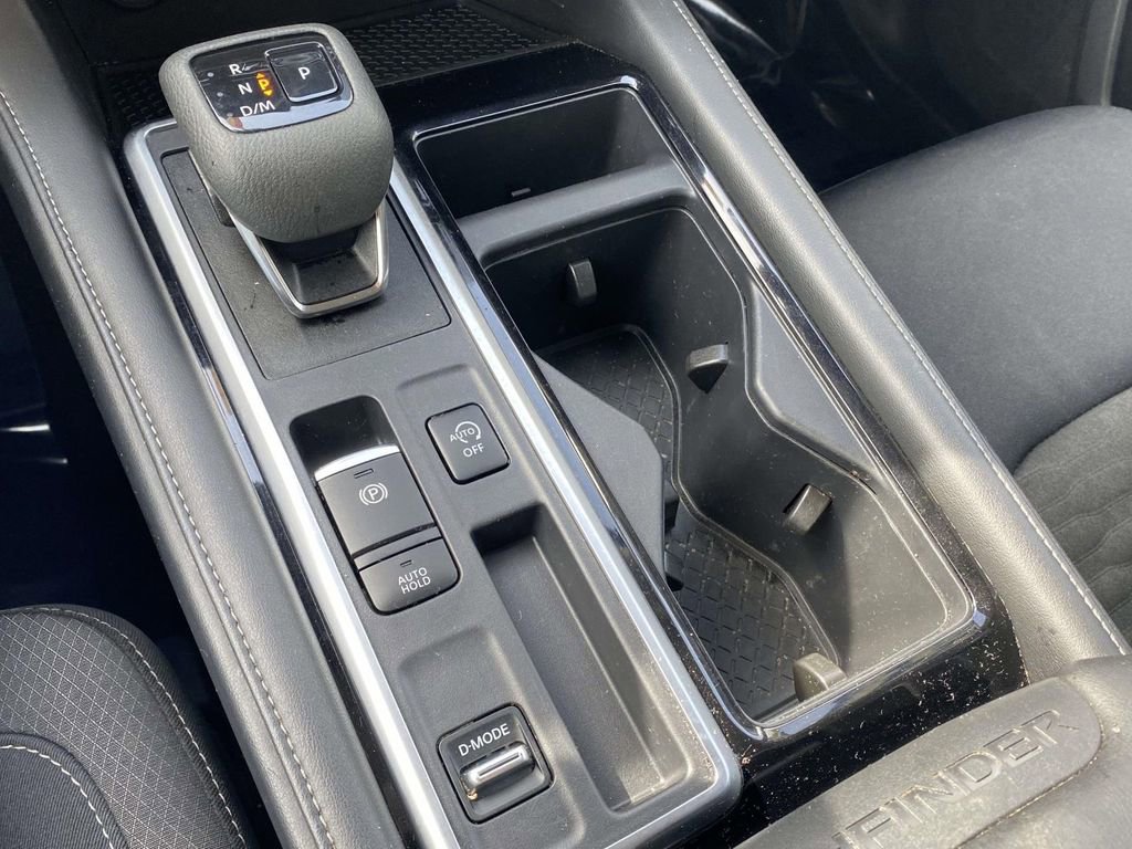 Used 2024 Nissan Pathfinder SV w/ SV Premium Package image 30