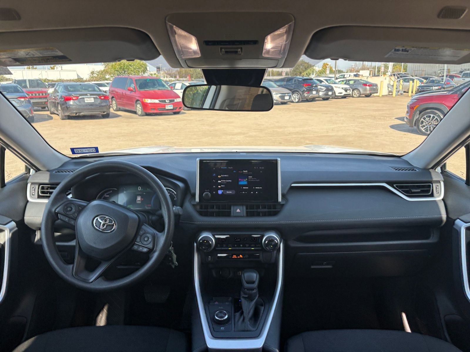 Used 2025 Toyota RAV4 LE image 32