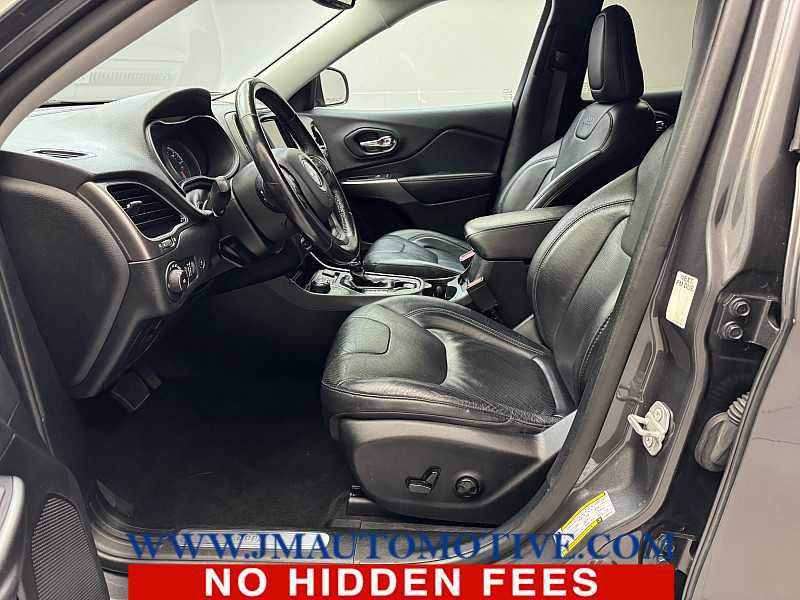 Used 2020 Jeep Cherokee Limited image 12