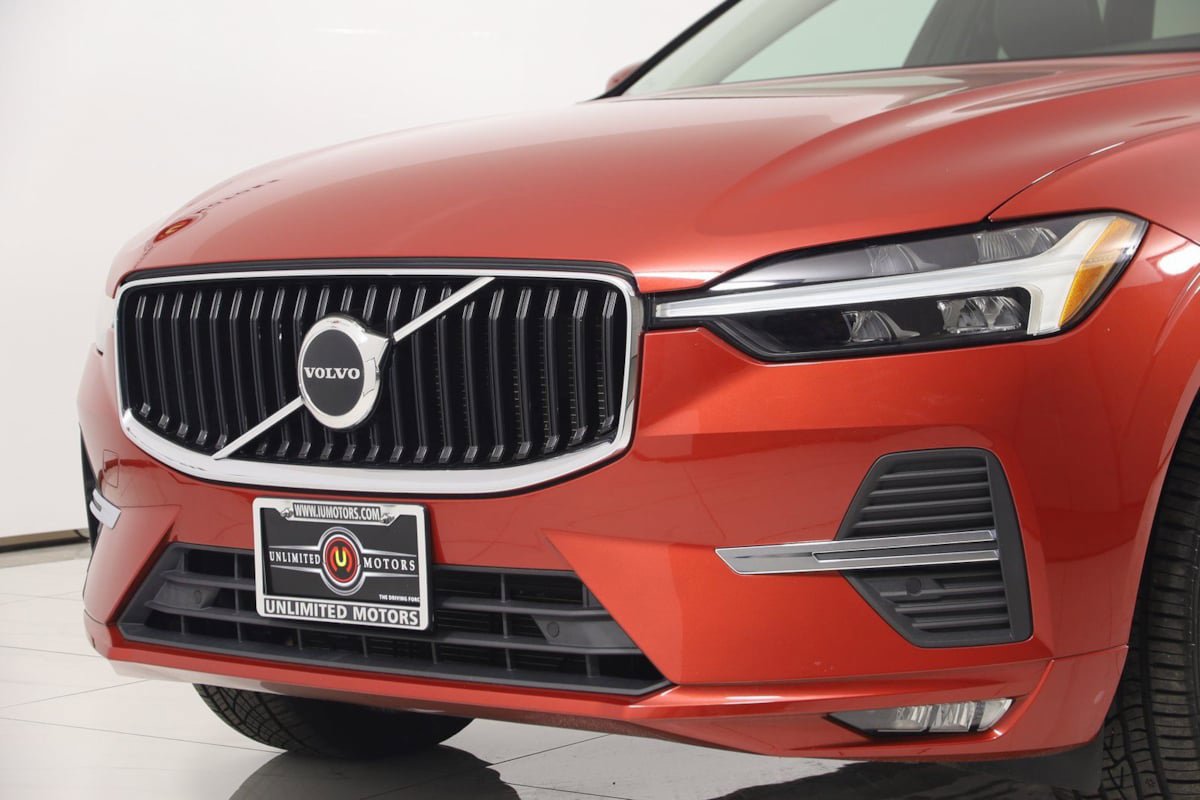 Used 2022 Volvo XC60 B5 Momentum image 58