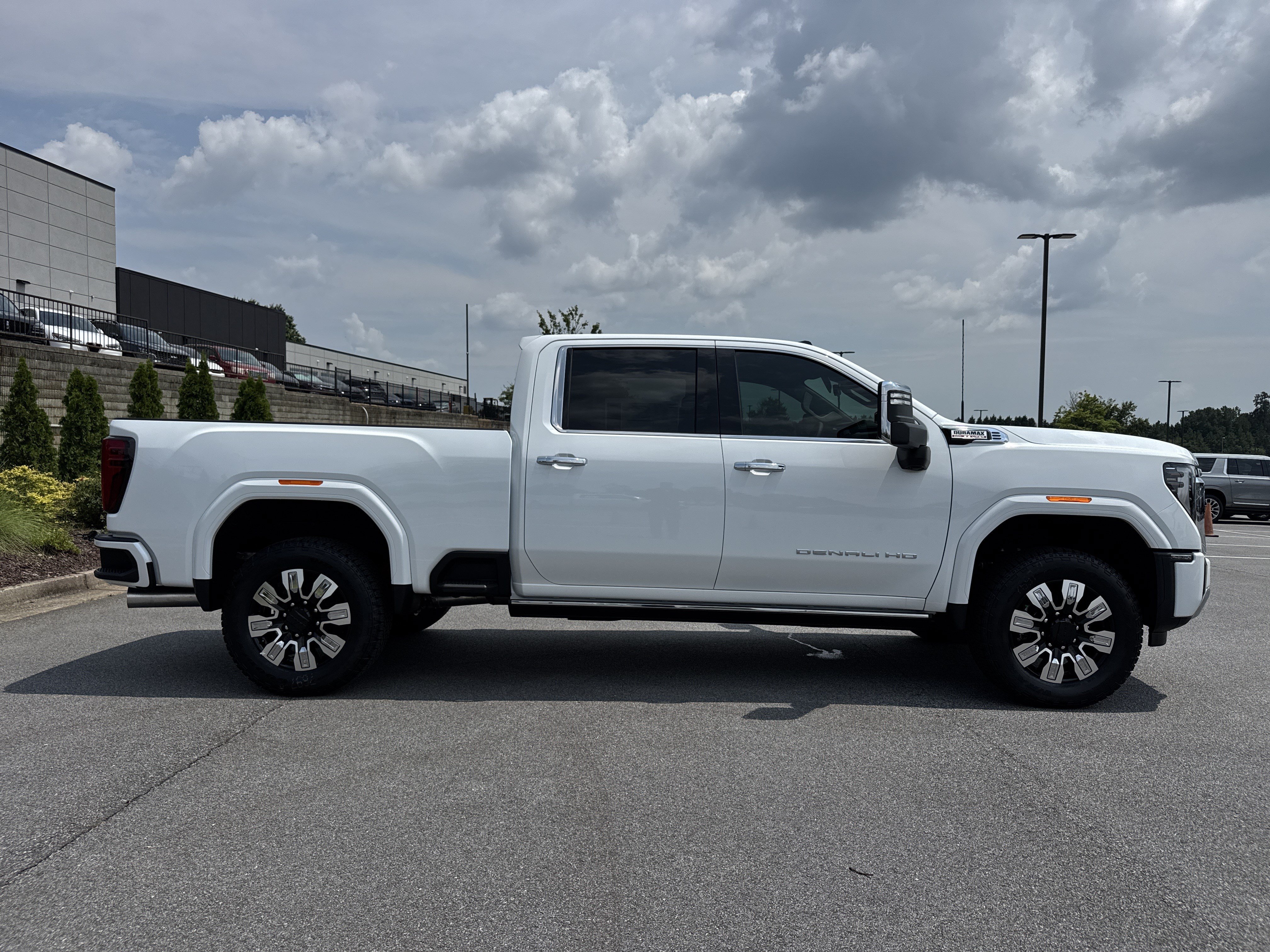 New 2026 GMC Sierra 2500 Denali w/ Denali Reserve Package AWD/4WD image 11