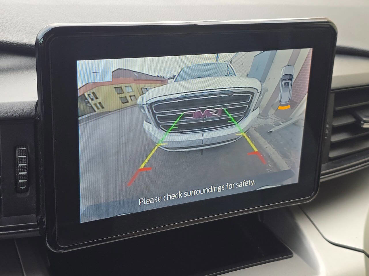 Used 2022 Ford Explorer XLT image 4