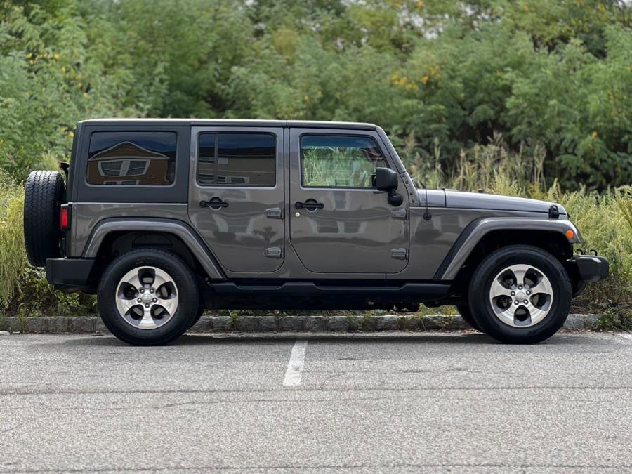 Used 2018 Jeep Wrangler Unlimited Sahara image 9