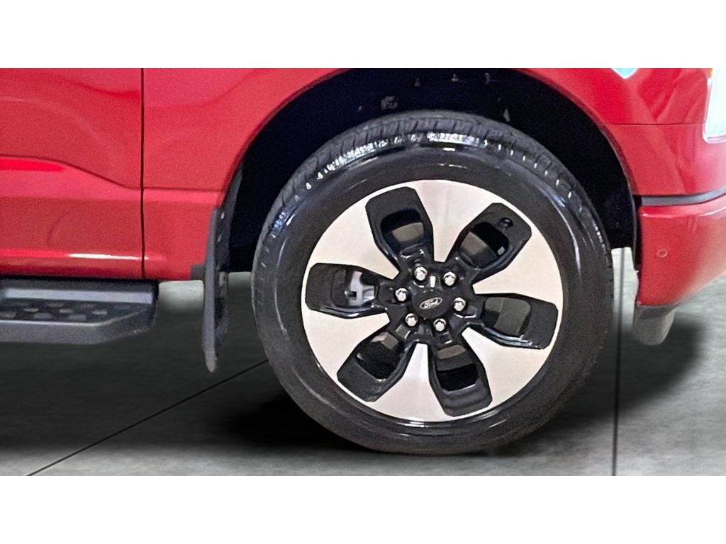 Used 2022 Ford F150 Lightning Platinum AWD/4WD image 20