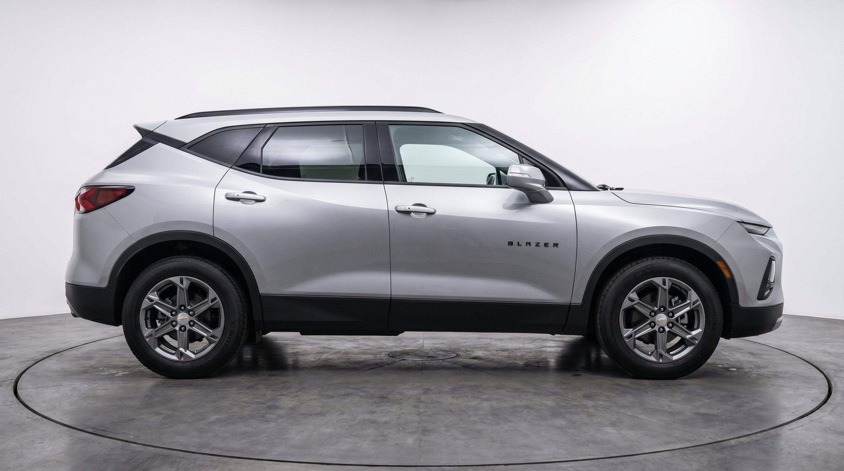 Used 2025 Chevrolet Blazer LT FWD image 11